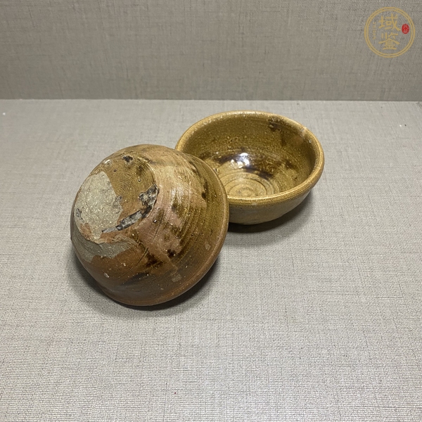 古玩陶瓷紫金釉茶杯真品鑒賞圖