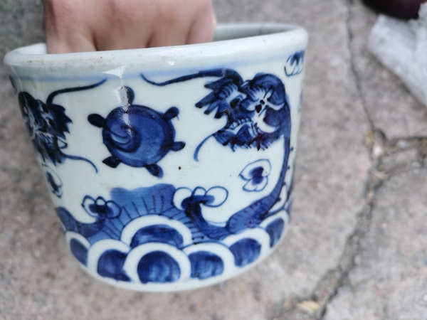 古玩陶瓷清代青花趕珠龍紋筒式爐拍賣,當前價格1288元