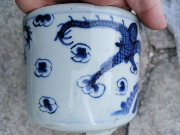 古玩陶瓷清代青花趕珠龍紋筒式爐拍賣,當前價格1288元