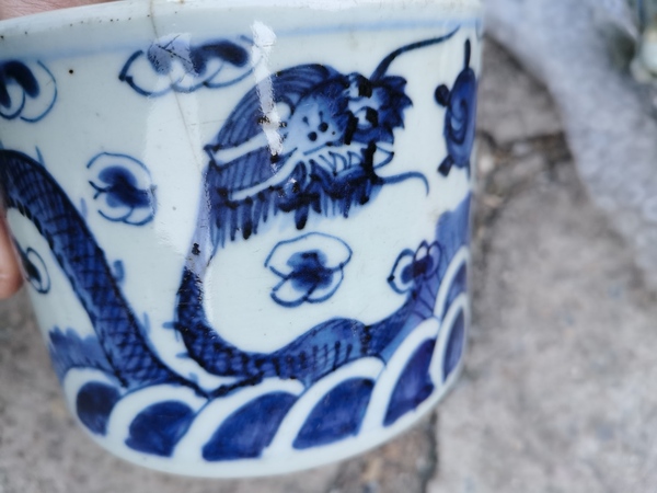 古玩陶瓷清代青花趕珠龍紋筒式爐拍賣,當前價格1288元