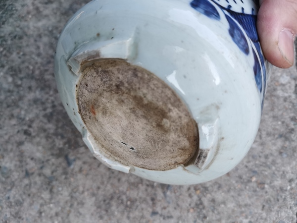 古玩陶瓷清代青花趕珠龍紋筒式爐拍賣,當前價格1288元