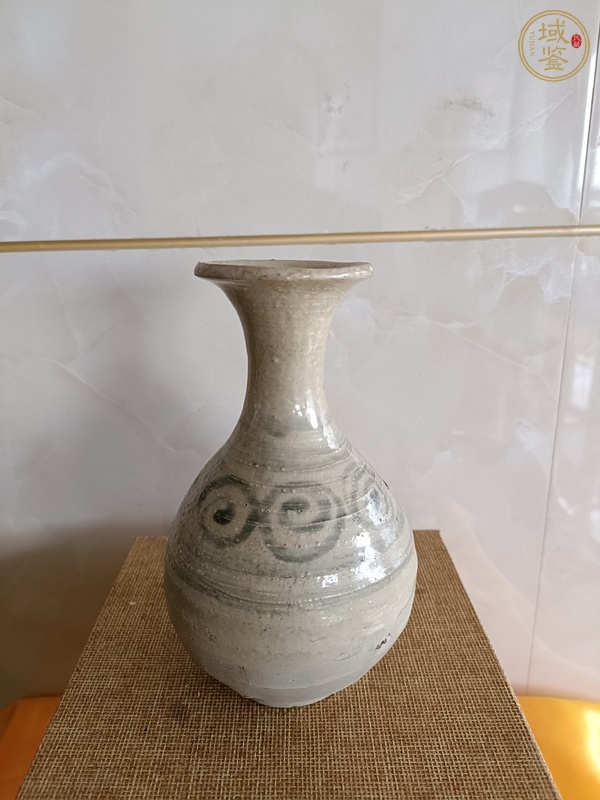 古玩陶瓷元末明初·青花螺旋紋玉壺春瓶真品鑒賞圖