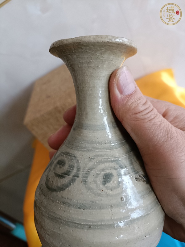 古玩陶瓷元末明初·青花螺旋紋玉壺春瓶真品鑒賞圖
