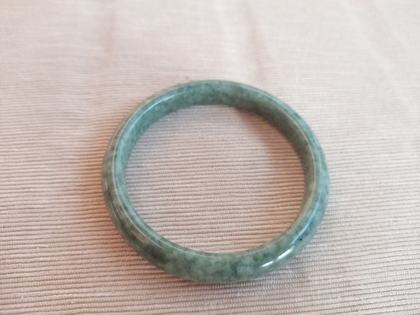 古玩玉器天然翡翠素紋手鐲拍賣,當前價格96元