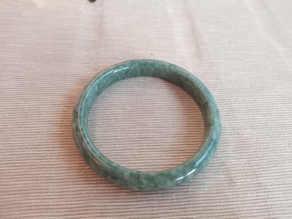 古玩玉器天然翡翠素紋手鐲拍賣,當前價格96元