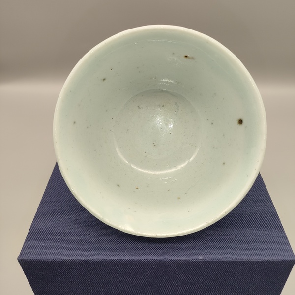 古玩陶瓷清中期,嘉道豆青釉主人杯拍賣,當(dāng)前價格230元