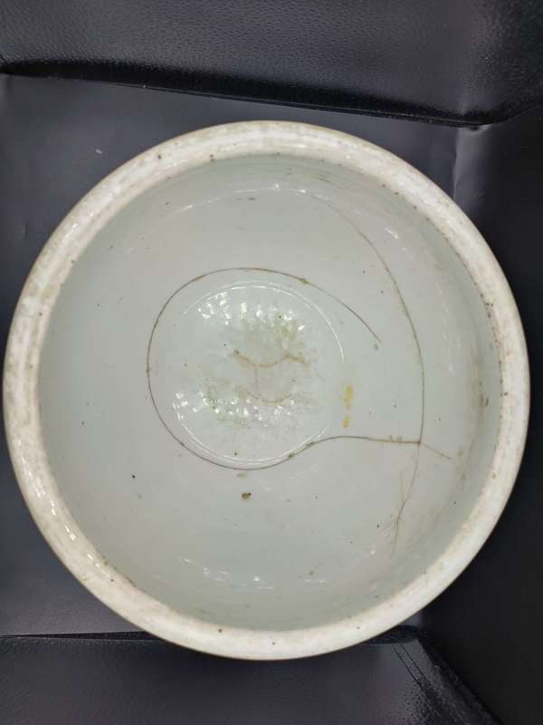 古玩陶瓷晚清粉彩花蝶紋案缸拍賣，當前價格0元