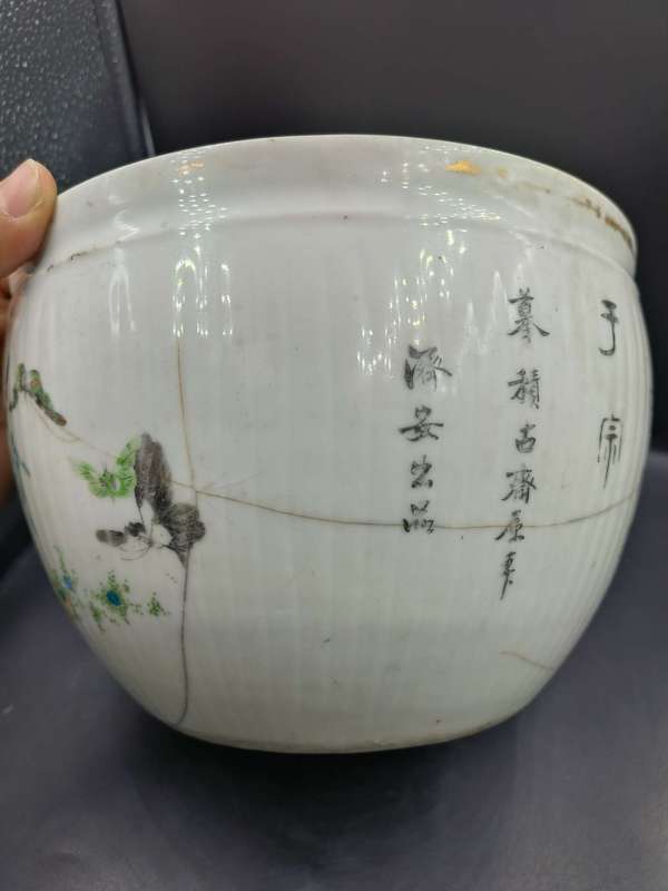 古玩轉(zhuǎn)賣晚清粉彩花蝶紋案缸拍賣，當(dāng)前價格9999元