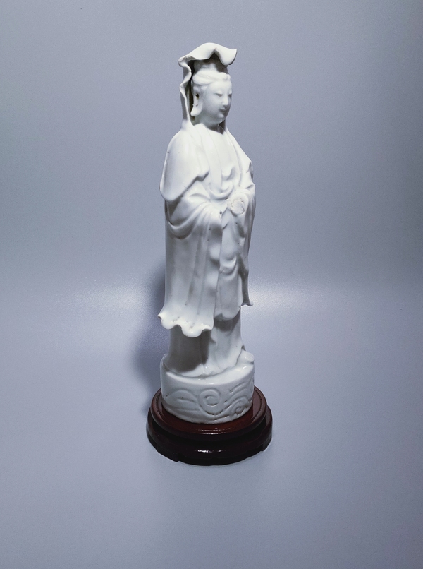 古玩陶瓷清中期德化窯觀音像拍賣,當前價格3800元