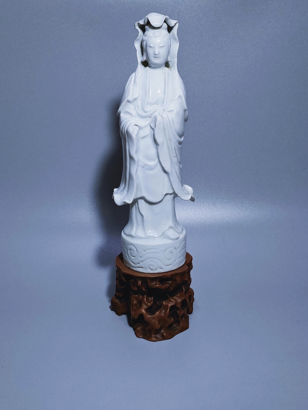 古玩陶瓷清中期德化窯觀音像拍賣,當前價格3800元