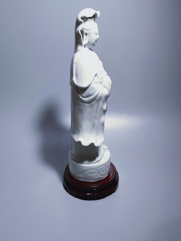 古玩陶瓷清中期德化窯觀音像拍賣,當前價格3800元