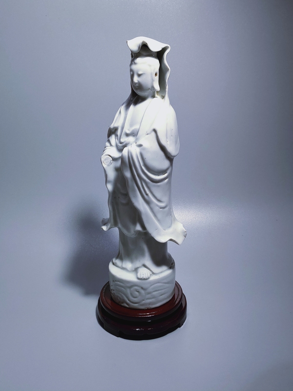 古玩陶瓷清中期德化窯觀音像拍賣,當前價格3800元