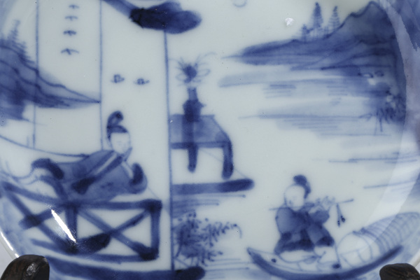 古玩陶瓷清康熙·青花才子佳人紋碟拍賣,當(dāng)前價格5500元