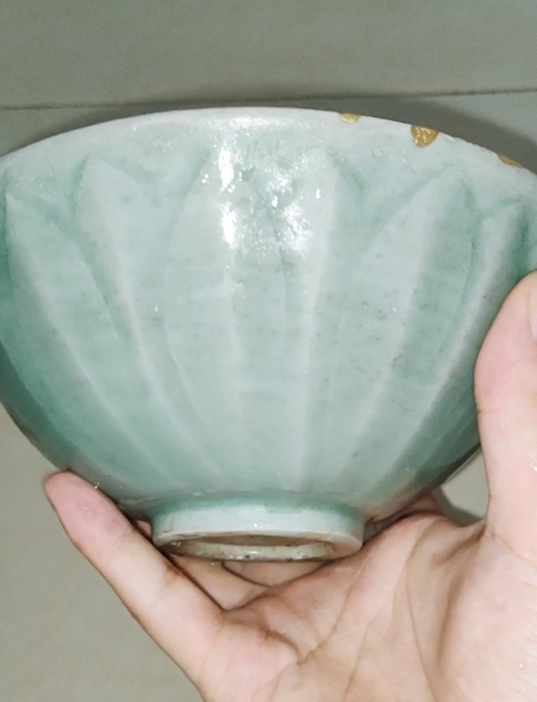 古玩陶瓷宋龍泉蓮瓣碗(印花大盞)拍賣,當前價格3500元