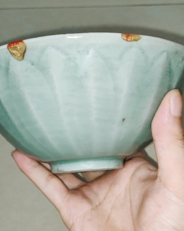 古玩陶瓷宋龍泉蓮瓣碗(印花大盞)拍賣,當前價格3500元
