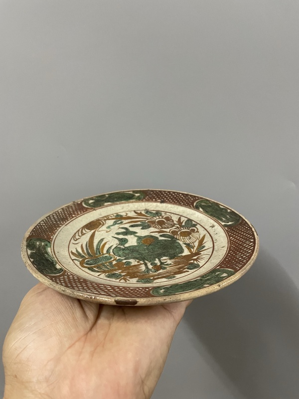 古玩陶瓷紅綠彩一路連科紋折沿盤拍賣,當(dāng)前價(jià)格6300元