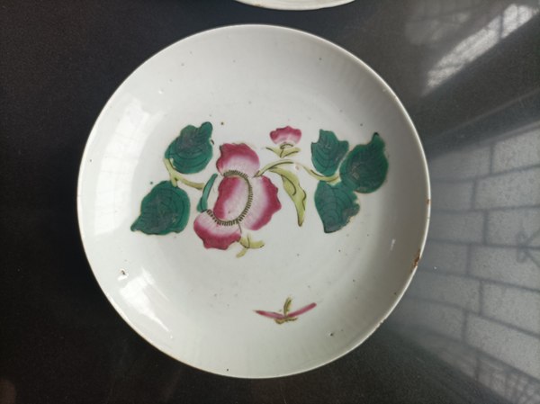 古玩陶瓷晚清粉彩花蝶紋盤拍賣,當前價格350元