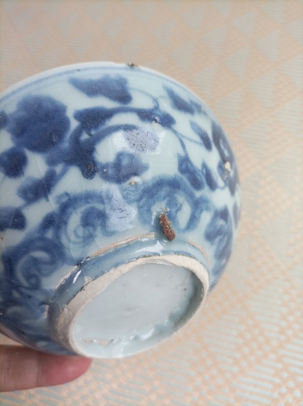 古玩陶瓷明代中期.青花纏枝花卉紋茶碗拍賣,當(dāng)前價格1380元