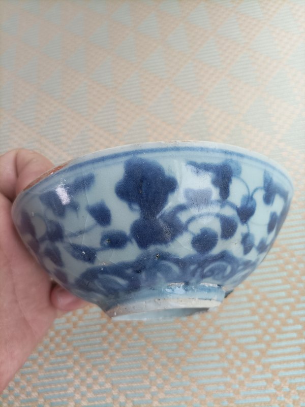 古玩陶瓷明代中期.青花纏枝花卉紋茶碗拍賣,當(dāng)前價格1380元