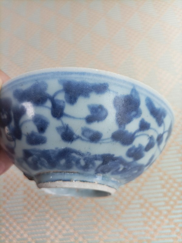 古玩陶瓷明代中期.青花纏枝花卉紋茶碗拍賣,當(dāng)前價格1380元