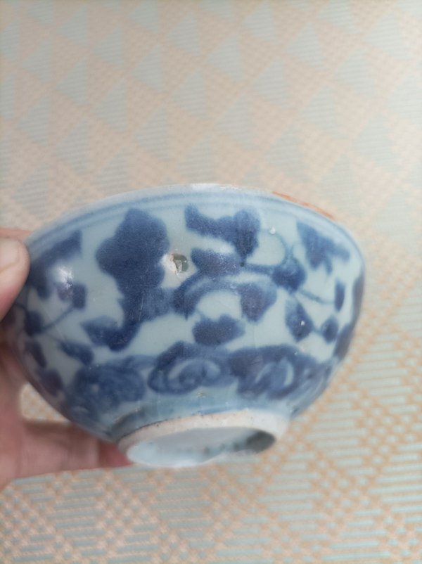 古玩陶瓷明代中期.青花纏枝花卉紋茶碗拍賣,當(dāng)前價格1380元