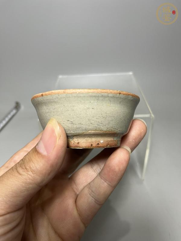 古玩陶瓷龍泉青瓷杯真品鑒賞圖