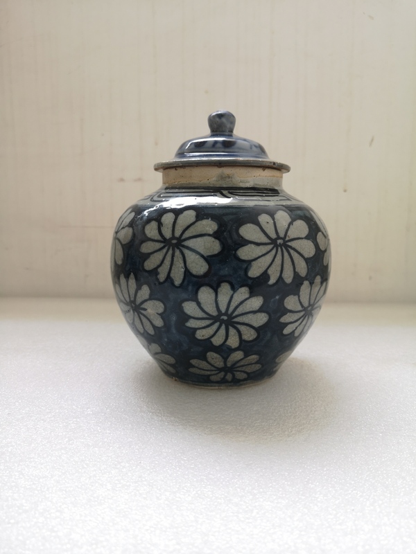 古玩陶瓷花卉紋青花蓋罐拍賣,當(dāng)前價(jià)格450元
