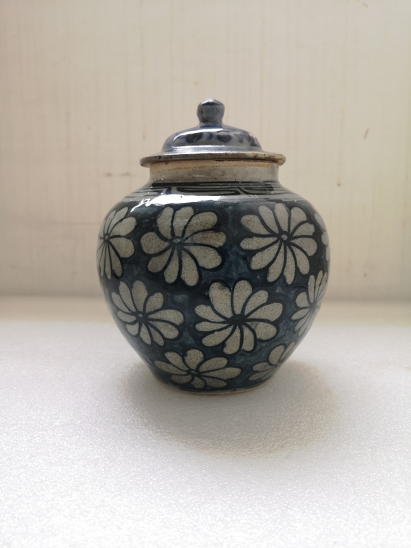 古玩陶瓷花卉紋青花蓋罐拍賣,當(dāng)前價(jià)格450元