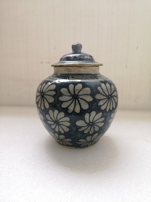 古玩陶瓷花卉紋青花蓋罐拍賣,當(dāng)前價(jià)格450元