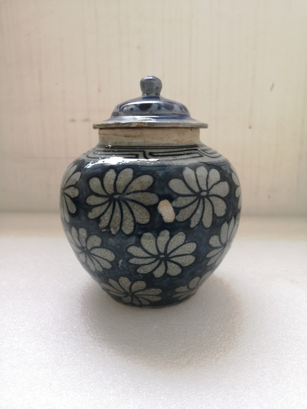 古玩陶瓷花卉紋青花蓋罐拍賣,當(dāng)前價(jià)格450元