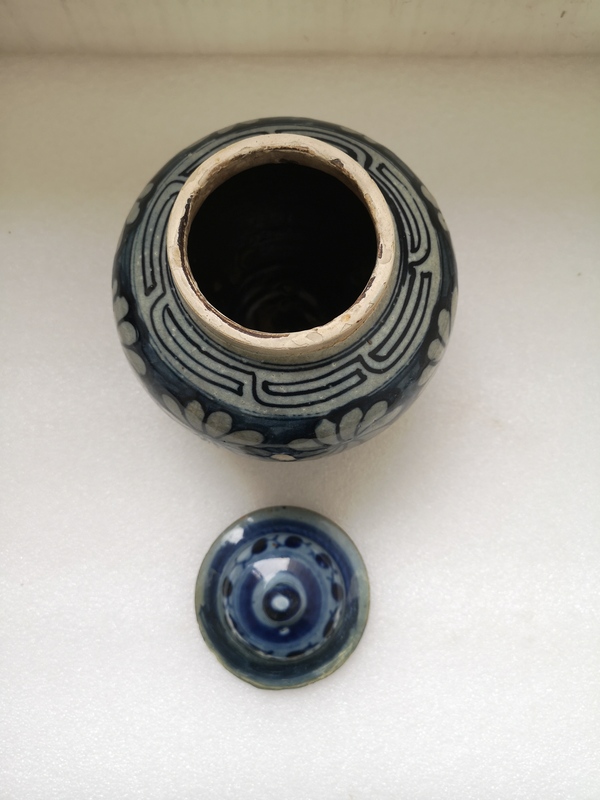 古玩陶瓷花卉紋青花蓋罐拍賣,當(dāng)前價(jià)格450元