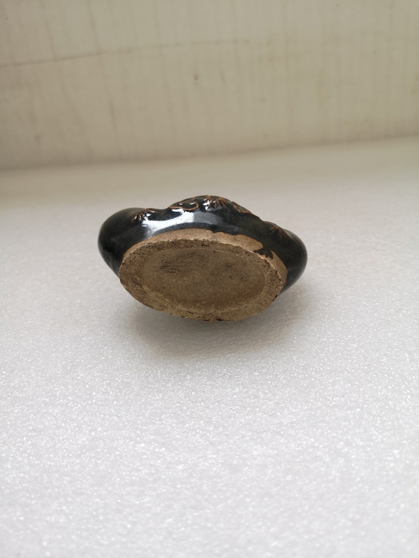 古玩陶瓷黑釉筆山拍賣(mài),當(dāng)前價(jià)格680元