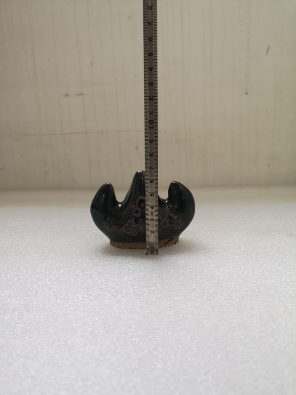 古玩陶瓷黑釉筆山拍賣(mài),當(dāng)前價(jià)格680元