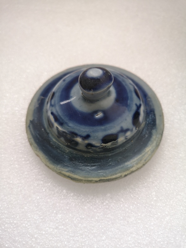 古玩陶瓷花卉紋青花蓋罐拍賣,當(dāng)前價(jià)格450元