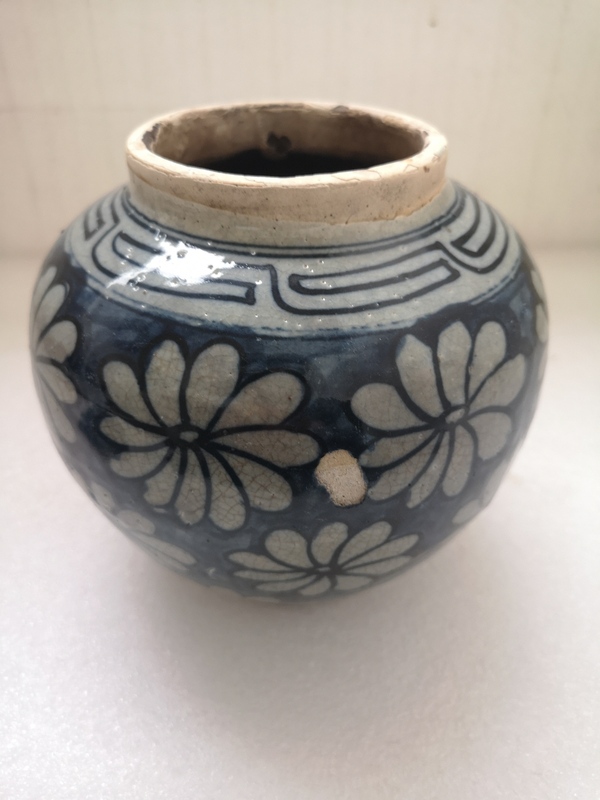 古玩陶瓷花卉紋青花蓋罐拍賣,當(dāng)前價(jià)格450元
