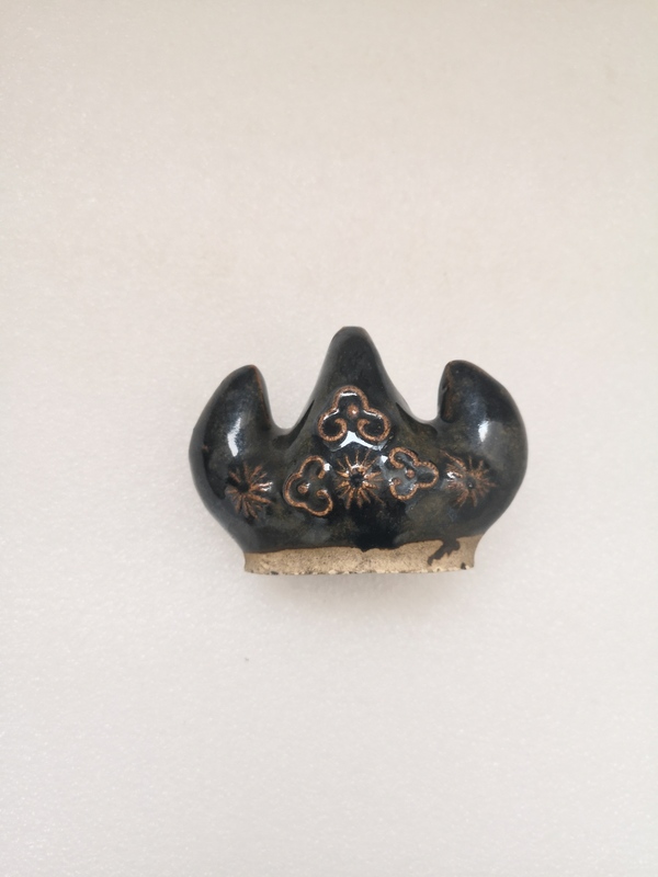 古玩陶瓷黑釉筆山拍賣(mài),當(dāng)前價(jià)格680元