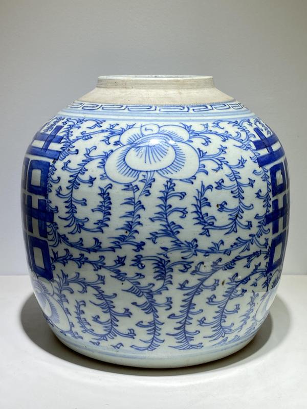 古玩陶瓷青花纏枝三囍字罐拍賣,當前價格1888元