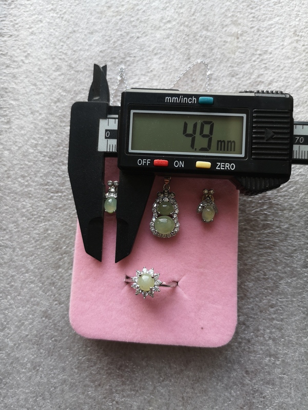古玩玉器天然翡翠鑲嵌首飾拍賣,當(dāng)前價(jià)格450元