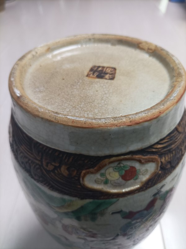 古玩陶瓷清代咸豐哥釉粉彩刀馬人物圖獅耳花口瓶拍賣,當(dāng)前價(jià)格5800元