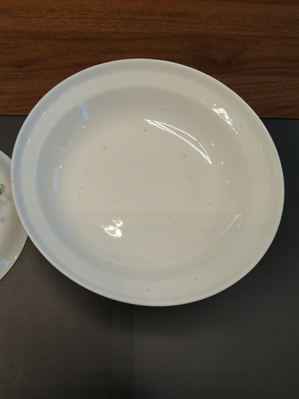 古玩陶瓷江西瓷業公司官窯款粉彩花蝶紋蓋碗拍賣,當前價格5800元