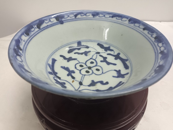 古玩陶瓷青花纏枝花卉碗拍賣，當前價格800元