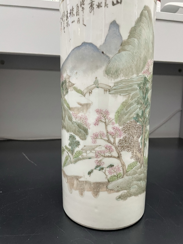 古玩陶瓷清末民初·同治年制款名家淺絳彩山水帽筒拍賣,當前價格980元