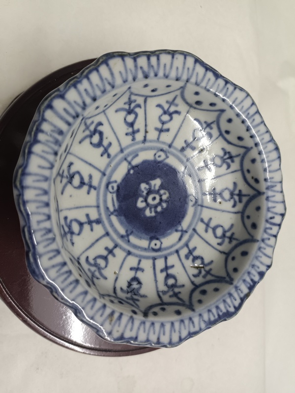 古玩陶瓷清道光花卉紋青花高足盤拍賣，當(dāng)前價(jià)格1000元