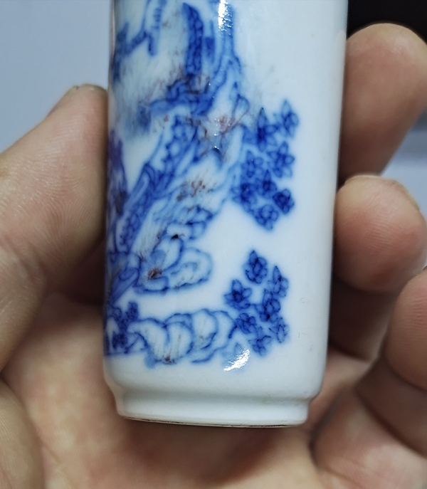 古玩陶瓷青花釉里紅鼻煙壺拍賣,當前價格8000元