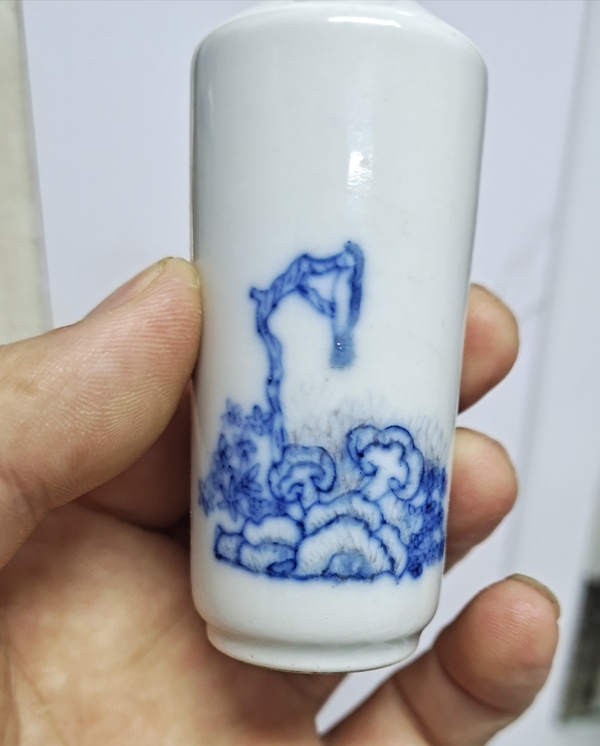 古玩陶瓷青花釉里紅鼻煙壺拍賣,當前價格8000元