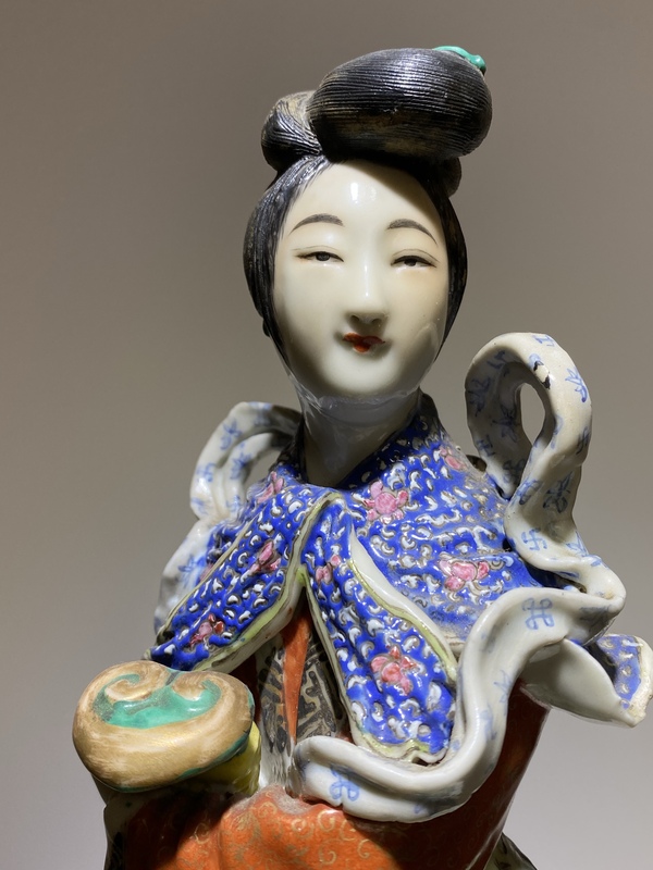 古玩陶瓷粉彩人物瓷塑拍賣,當前價格3888元
