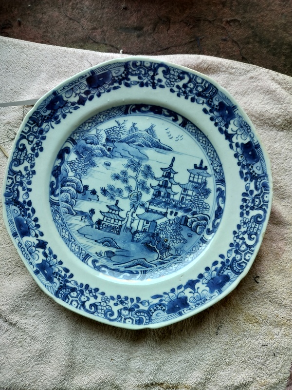 古玩陶瓷清中期青花山水樓閣紋八方盤拍賣,當前價格1680元