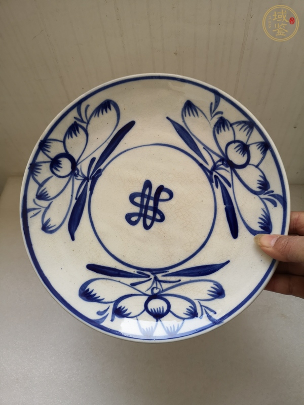 古玩陶瓷清末民初·青花荷花紋盤真品鑒賞圖
