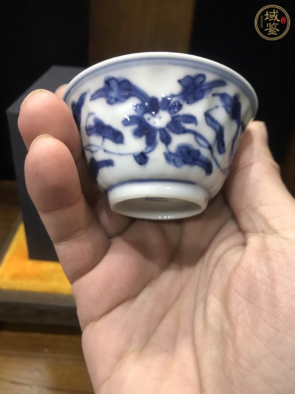 古玩陶瓷康熙·青花花卉紋杯真品鑒賞圖