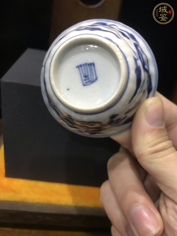 古玩陶瓷康熙·青花花卉紋杯真品鑒賞圖